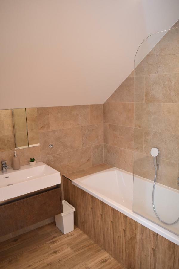 Fenyo Apartman Miskolctapolca 외부 사진
